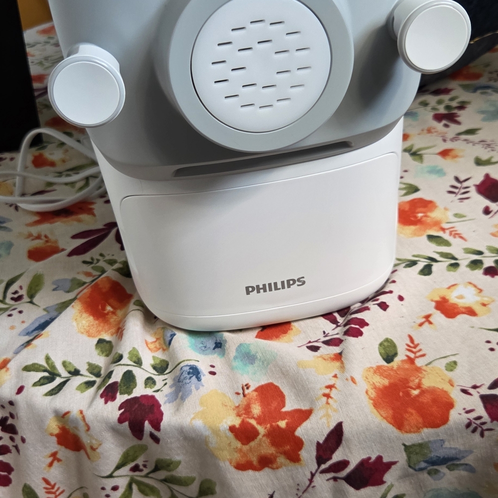 Philips White and Gray Air Pasta Maker ! BNNU